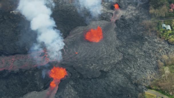 自然景観を破壊する火山性マグマの空中 — ストック動画