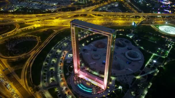 Flygfoto belyst vy Dubai Frame Zabeel Park UAE — Stockvideo