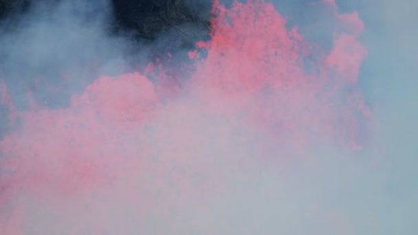 Luchtfoto kokend lava zwavelgas actieve vulkaan — Stockvideo