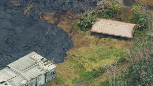 Vista aérea lava fresca roca aplastada propiedad Hawaii — Vídeo de stock