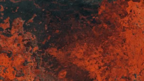 Hava görüntüsü aktif kızıl magma volkanı kaynıyor — Stok video