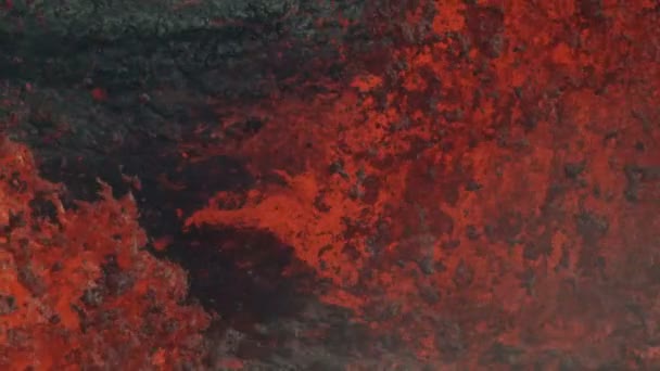 Vulcano in eruzione aerea che emette gas velenosi nell'atmosfera — Video Stock