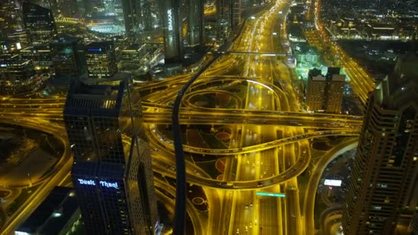 Intersección aérea iluminada Sheikh Zayed rascacielos Dubai — Vídeos de Stock
