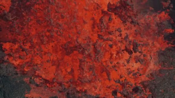 Fontänen natürlicher glühender Lava aus der Luft — Stockvideo