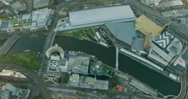 Vista aerea sull'alba Melbourne Convention Centre Yarra River — Video Stock