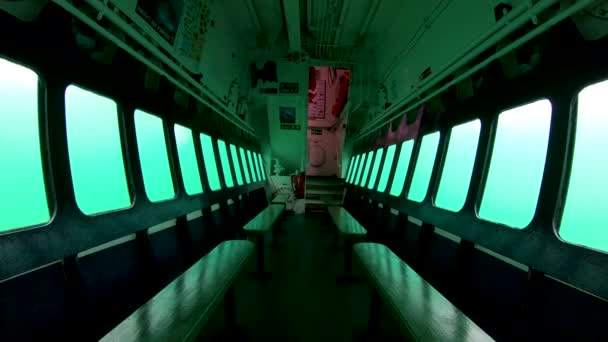 Вид на подводное туристическое судно "Шотландское нагорье" — стоковое видео