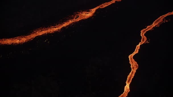 Повітряний вигляд гаряча лава з активних вулканічних тріщин — стокове відео