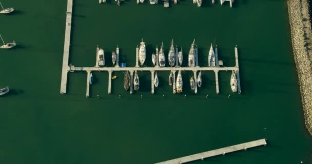 Luchtfoto uitzicht St Kilda Pier jachthaven Melbourne — Stockvideo