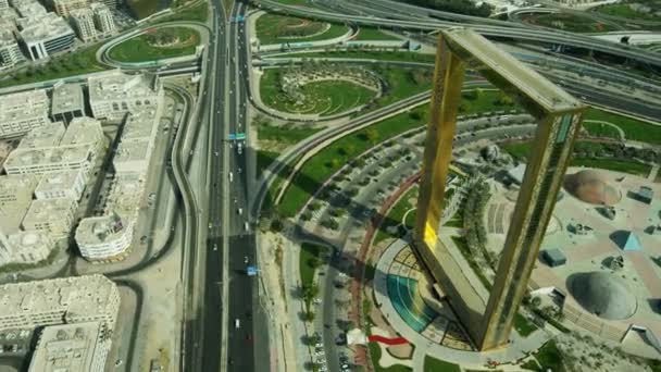 Bezienswaardig uitzicht op Dubai Frame Zabeel Park Verenigde Arabische Emiraten — Stockvideo