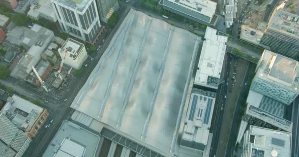 Sonnenaufgang aus der Luft: Southern Cross Station auf dem Dach von Melbourne — Stockvideo