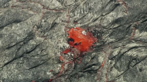 Luftaufnahme glühendes Magma aus der Erdkruste — Stockvideo