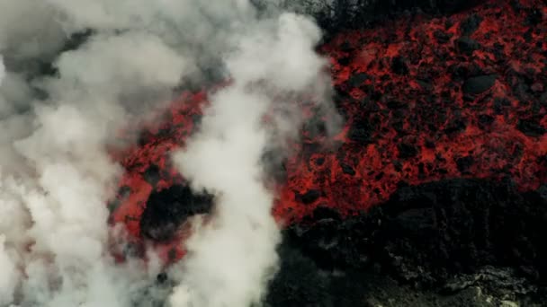 Letecký pohled červená horká magma oceán pára stoupá — Stock video
