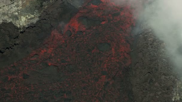 Flygfoto röd het magma hav ånga stiger — Stockvideo