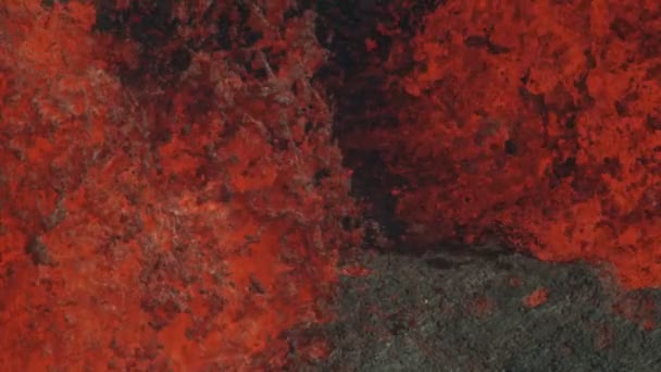 Widok z powietrza fontanny czerwonej gorącej lawy Kilauea — Wideo stockowe