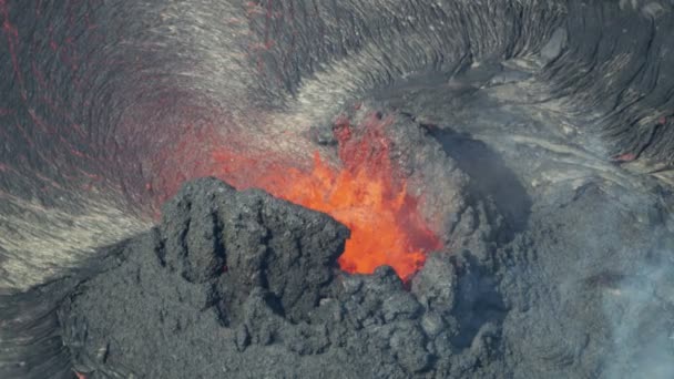 Vista aérea tierras poder naturalezas furia lava fundida — Vídeos de Stock