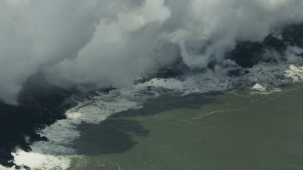 Vista aérea vermelho quente magma oceano vapor subindo — Vídeo de Stock