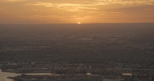 Luftaufnahme der Stadt Sonnenuntergang über Melbourne CBD — Stockvideo