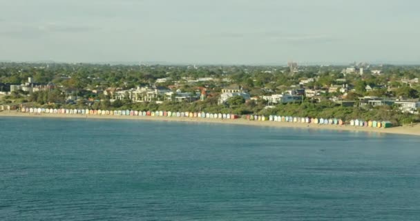 Αεροφωτογραφία ηλιοβασίλεμα Dendy Street Beach κουτιά Μελβούρνη — Αρχείο Βίντεο