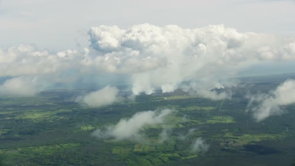 Flygfoto giftig rök från öppen spricka Hawaii — Stockvideo