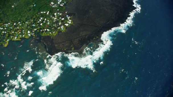 Vista aérea aérea do porto de Kapoho Bay Havaí — Vídeo de Stock