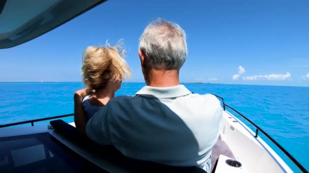 Happy senior travellers on luxury sailboat relaxing Bahamas — Stock Video