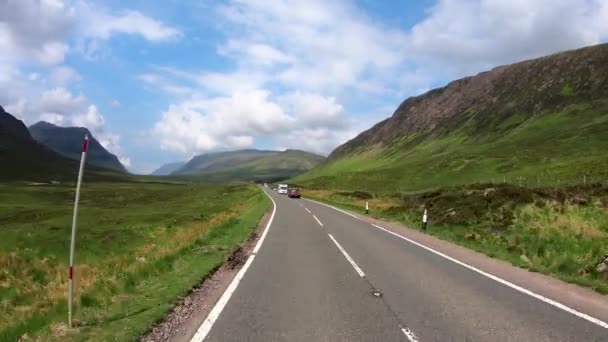 Buitenpost rijdt Glencoe Highland Road Buachaille Etive Mor — Stockvideo