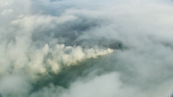Vista aérea lava fundida que vierte en el océano Pacífico — Vídeos de Stock