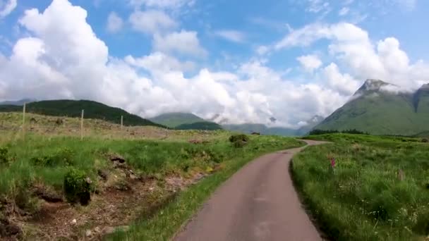 POV guida in Glen Etive paesaggio altopiano scozzese — Video Stock