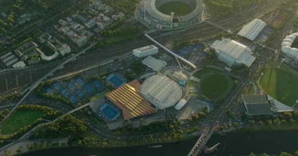 Légi felvétel napkeltekor Melbourne Park arénák Ausztrália — Stock videók
