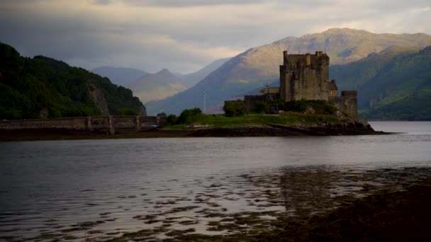 Eilean Donan castle Loch Duich Scottish Highlands Schottland — Stockvideo