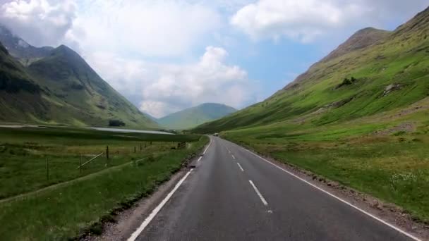 POV jazdy autostrady A82 Glencoe gór szkockich wyżyn — Wideo stockowe