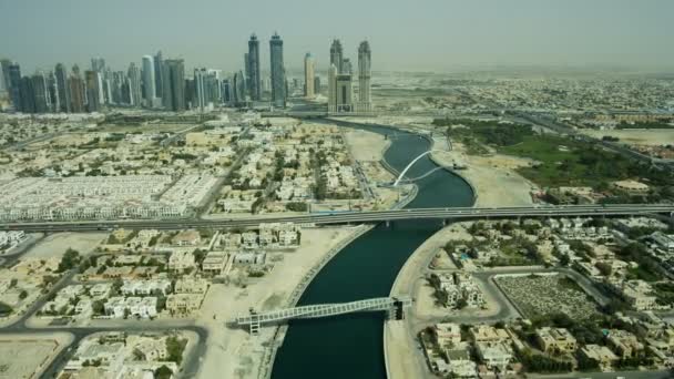 Vedere aeriană Tolerance Bridge Dubai Creek canal de coastă — Videoclip de stoc