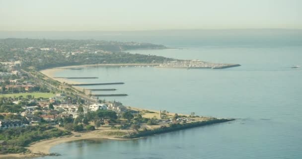 Luchtfoto zonsopgang uitzicht Port Phillip Bay kustlijn Melbourne — Stockvideo