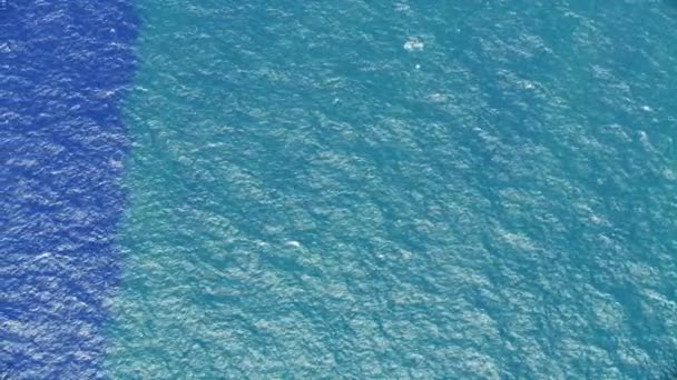 Widok z lotu ptaka chemikalia siarki zanieczyszczające wybrzeże Oceanu Spokojnego — Wideo stockowe