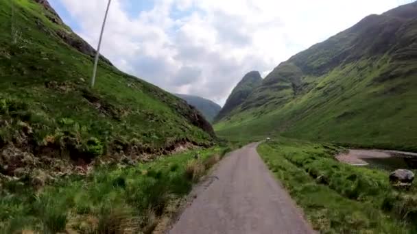 POV driving Glen Etive moorland Scottish highlands Reino Unido — Vídeo de Stock