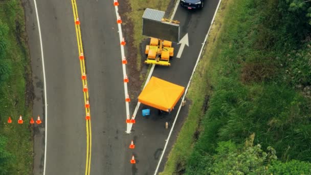 Luchtfoto Big Island Hawaii wetshandhaving wegblokkades — Stockvideo