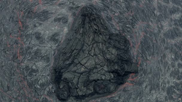 Εναέρια ηφαιστειακά μάγμα λάβας πετρώματα που σχηματίζονται από λάβα — Αρχείο Βίντεο