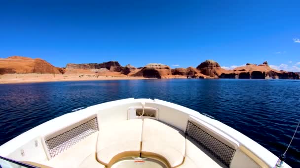 POV turist båt cruising Lake Powell Utah USA — Stockvideo