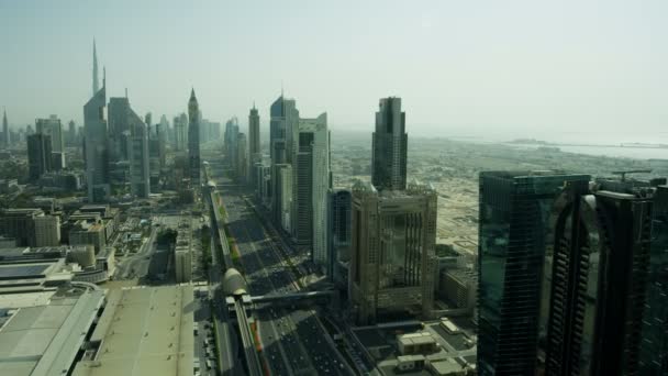 Widok z lotu ptaka Sheikh Zayed road city Drapacze chmur Dubaj — Wideo stockowe
