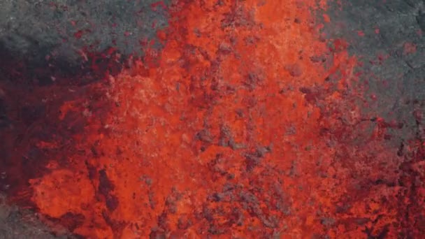 Flygfoto av kraftfull vulkan röd het magma — Stockvideo