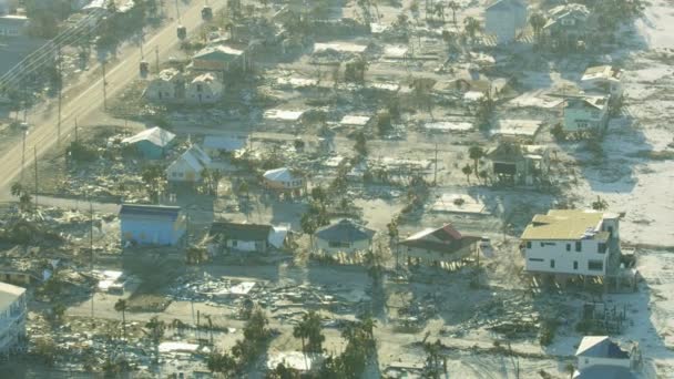 Flygfoto Waterfront hem förstörda av orkanen Michael — Stockvideo