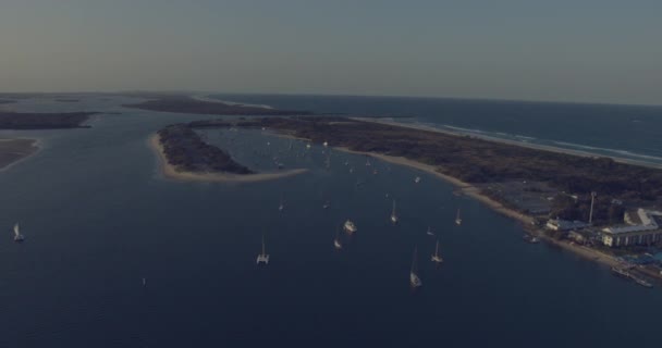 Luftaufnahme der Dämmerung Southport Spit harbor Goldküste — Stockvideo