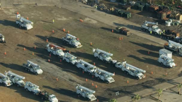 Dépôt de camion d'urgence service public aérien ouragan Floride — Video