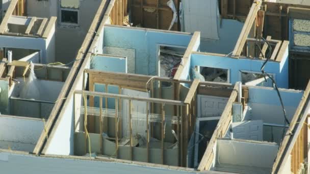 Luchtfoto gebouwen daken gebouwen verwoest door orkaan — Stockvideo
