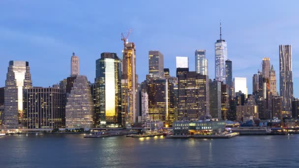 Timelapse zonsopgang New York centrum ferry terminals — Stockvideo