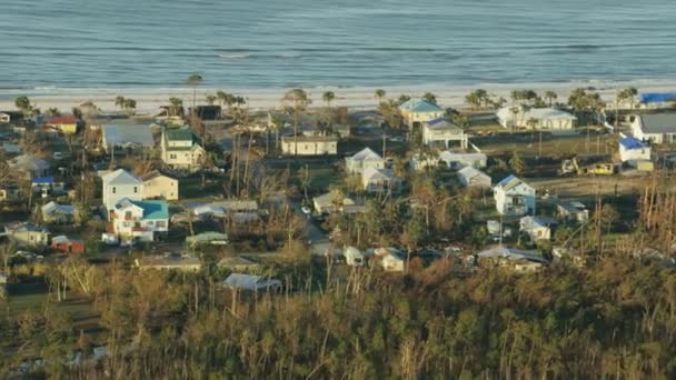Flygfoto bostadsfastighet Orkanen Michael skada Florida — Stockvideo