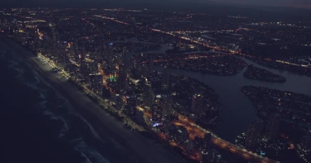 Vista aerea notturna Surfers Paradise grattacielo Gold coast — Video Stock