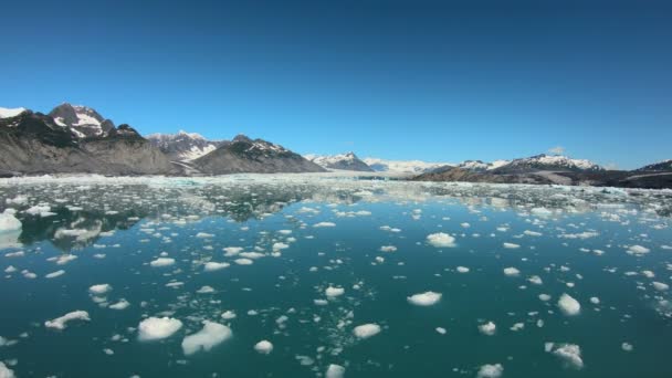 POV gebroken gletsjerijs symptoom milieu klimaatverandering — Stockvideo