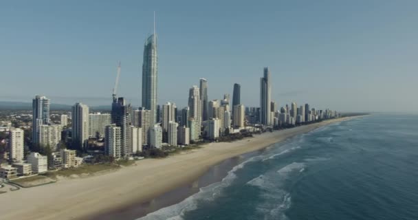 Luftaufnahme Surfer Paradise Resort Wolkenkratzer Goldküste — Stockvideo