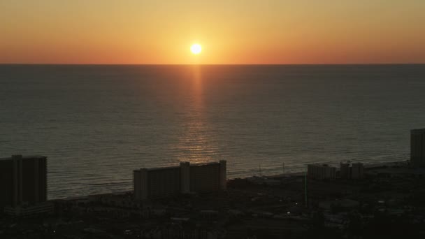 Luchtfoto zonsondergang uitzicht resort Hotels Golf van Mexico — Stockvideo